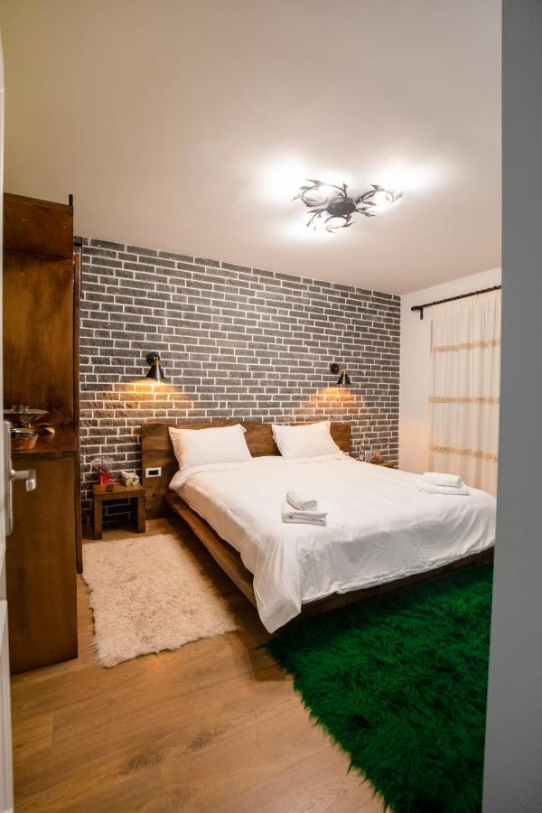 Hotel Tres Belle Korce Exteriér fotografie